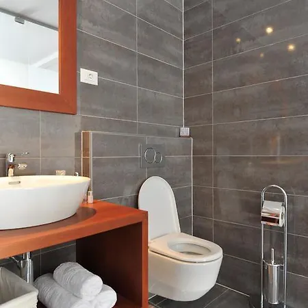 Pensjonat People'S Square Room 4*