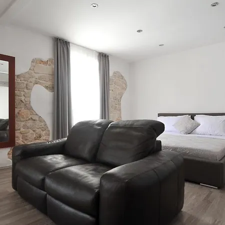 People'S Square Room Pensjonat Zadar