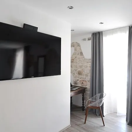 People'S Square Room 4*